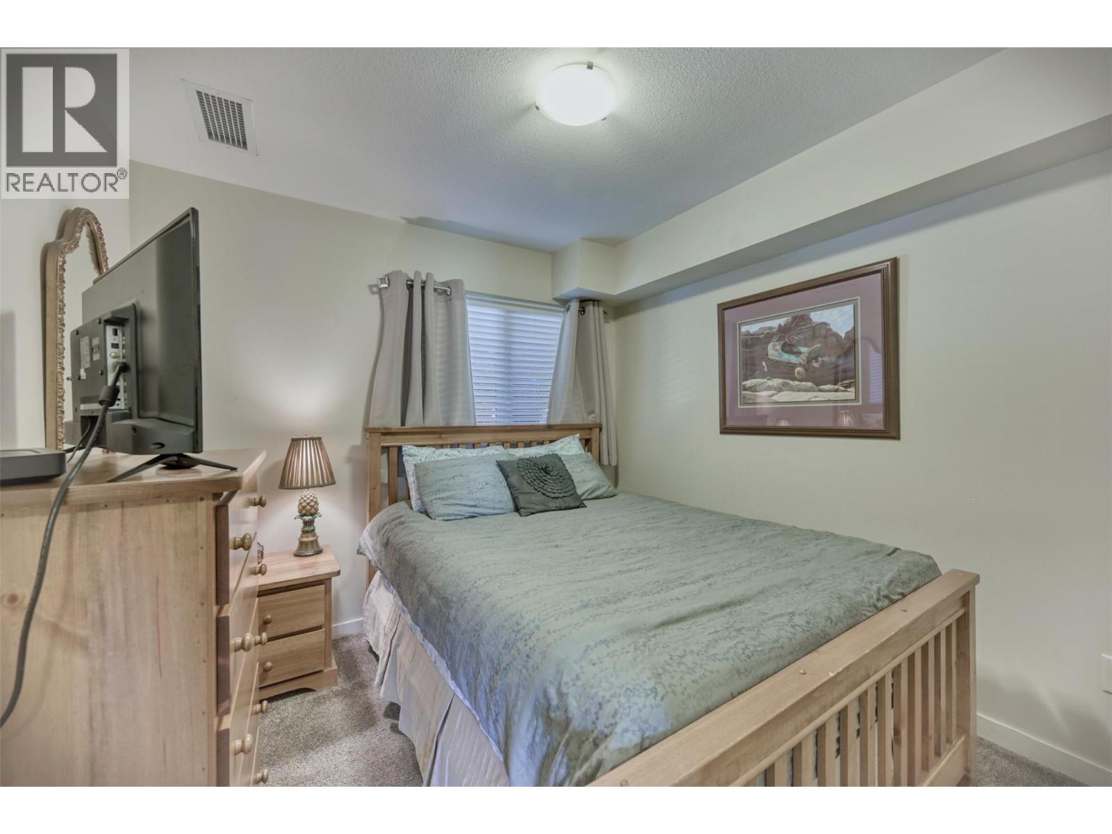 4300 44Th Avenue Unit# 109, Osoyoos, BC - Indoor Photo Showing Bedroom