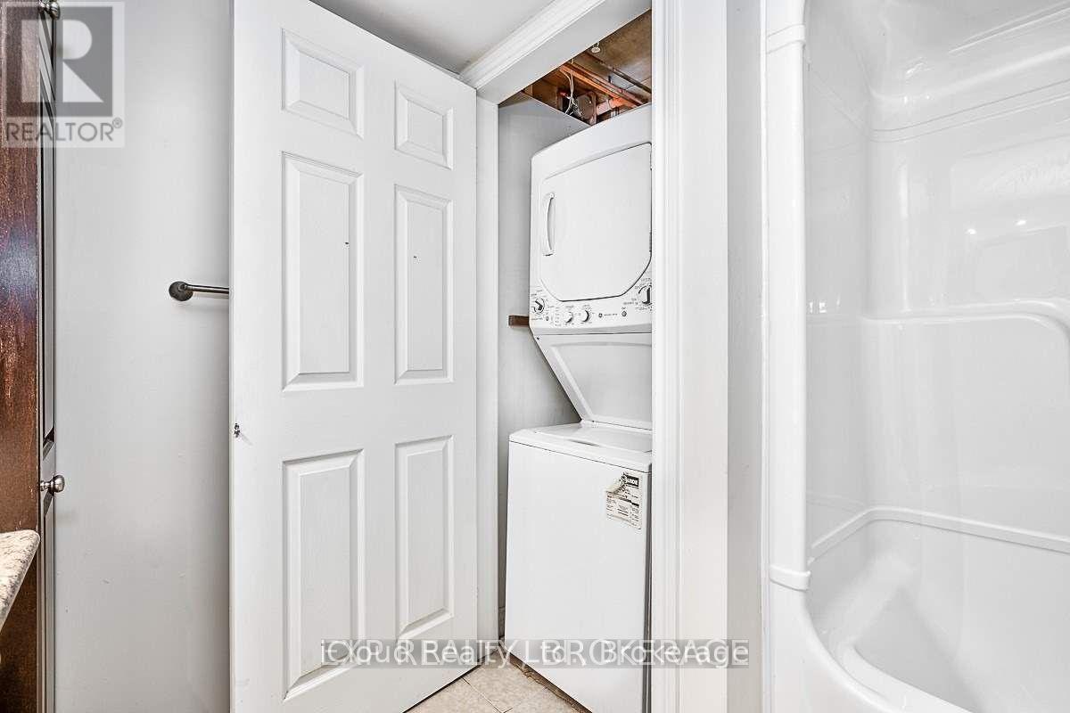 105 - 4005 Kilmer Drive, Burlington, ON - Indoor Photo Showing Laundry Room