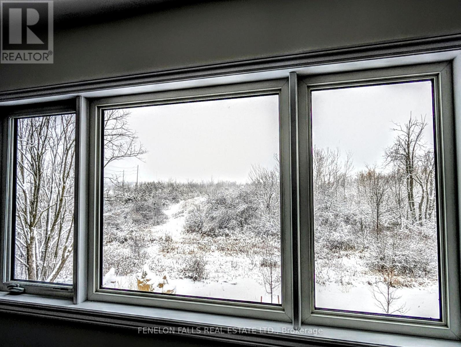 25 Hickey Lane, Kawartha Lakes (Lindsay), ON - Indoor Photo Showing Other Room