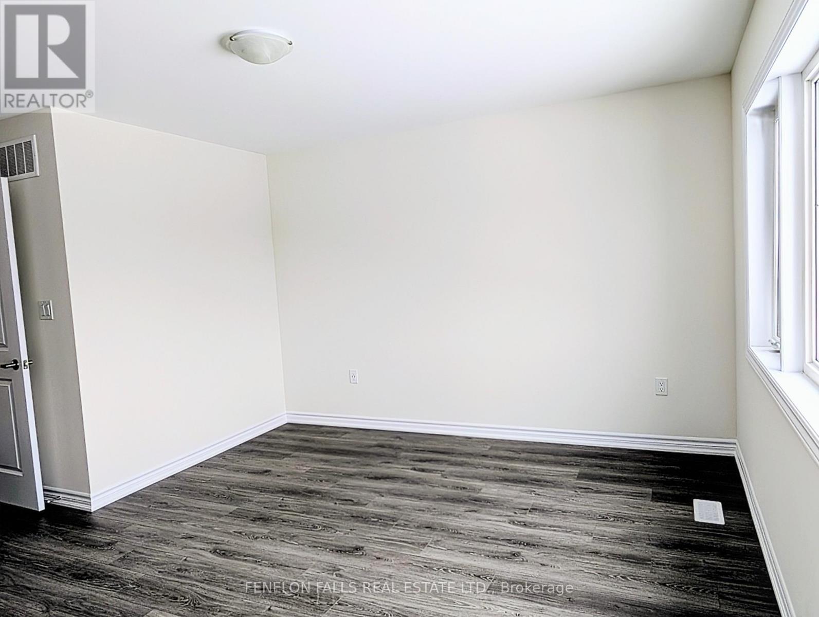 25 Hickey Lane, Kawartha Lakes (Lindsay), ON - Indoor Photo Showing Other Room