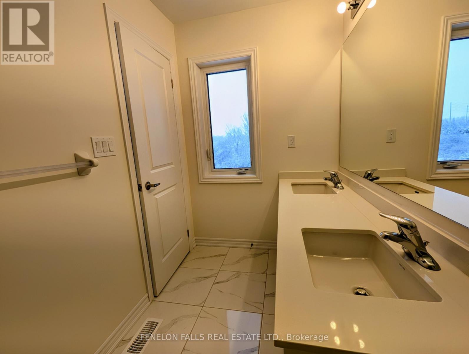 25 Hickey Lane, Kawartha Lakes (Lindsay), ON - Indoor Photo Showing Bathroom