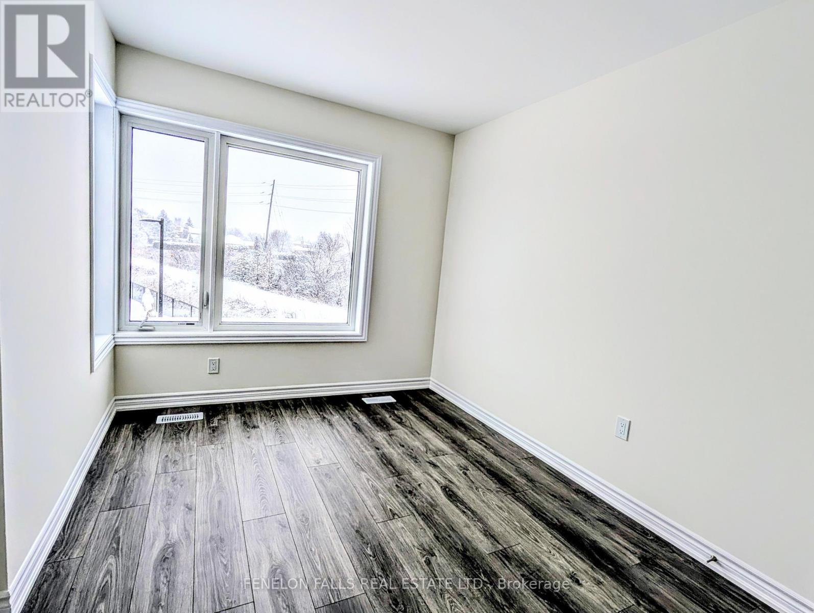 25 Hickey Lane, Kawartha Lakes (Lindsay), ON - Indoor Photo Showing Other Room