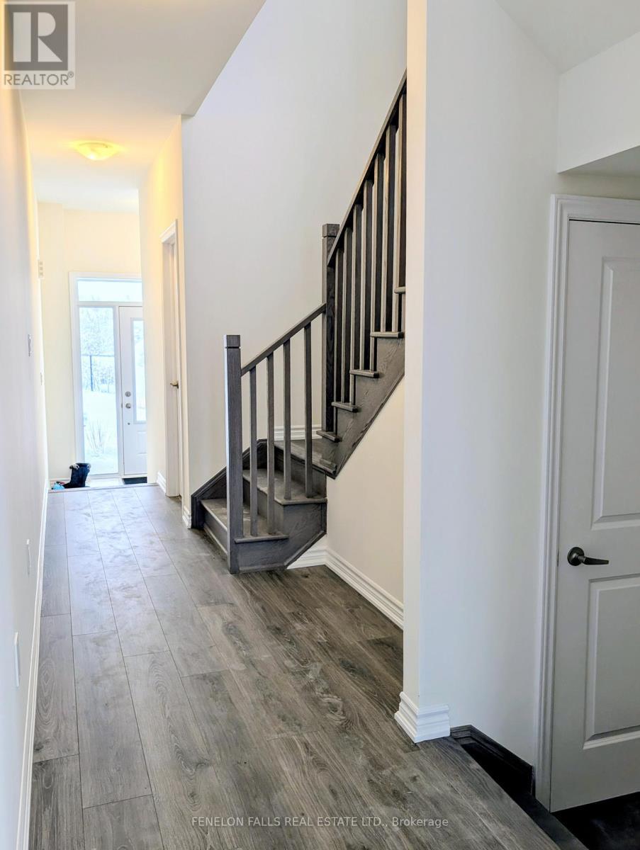 25 Hickey Lane, Kawartha Lakes (Lindsay), ON - Indoor Photo Showing Other Room