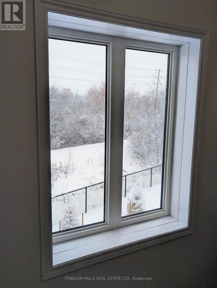 25 Hickey Lane, Kawartha Lakes (Lindsay), ON - Indoor Photo Showing Other Room