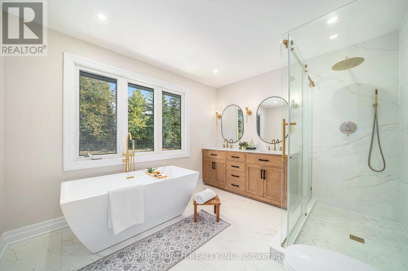 19 Newland Drive, Ottawa, ON - Indoor Photo Showing Bathroom