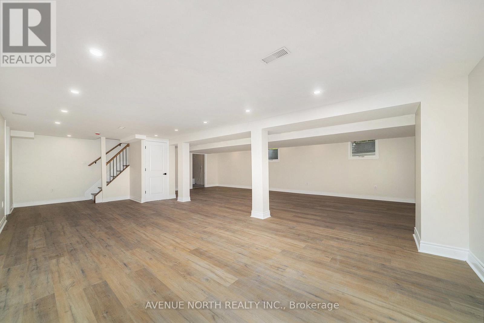 19 Newland Drive, Ottawa, ON - Indoor Photo Showing Other Room