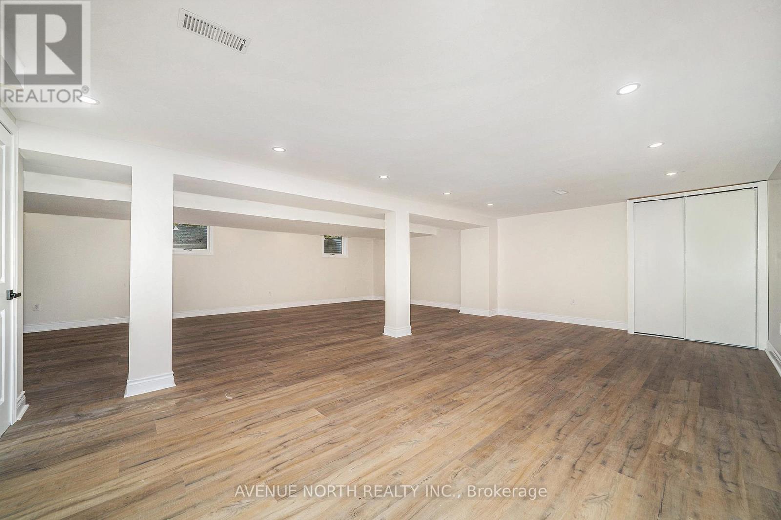 19 Newland Drive, Ottawa, ON - Indoor Photo Showing Other Room