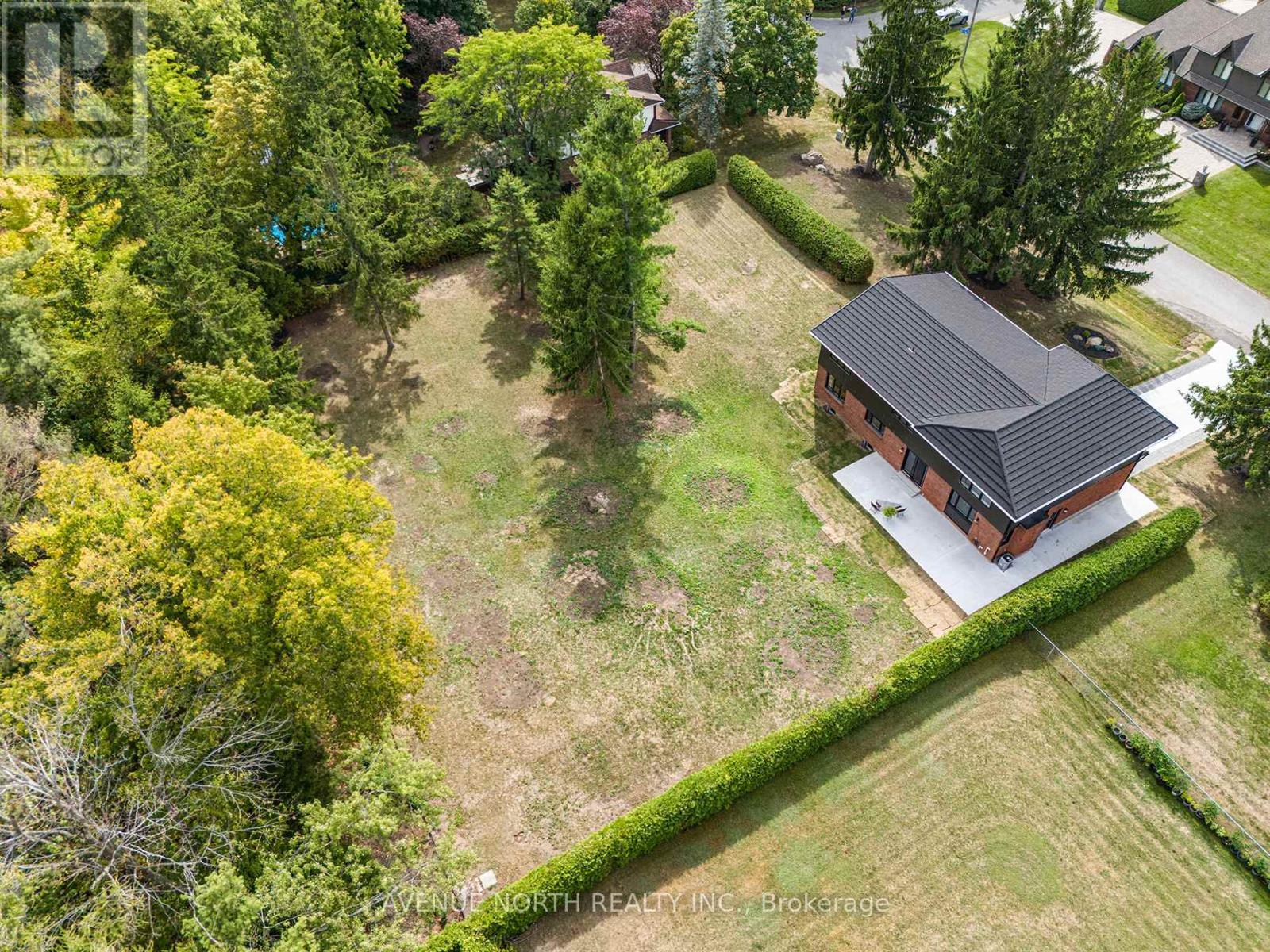 19 Newland Drive, Ottawa, ON - Outdoor