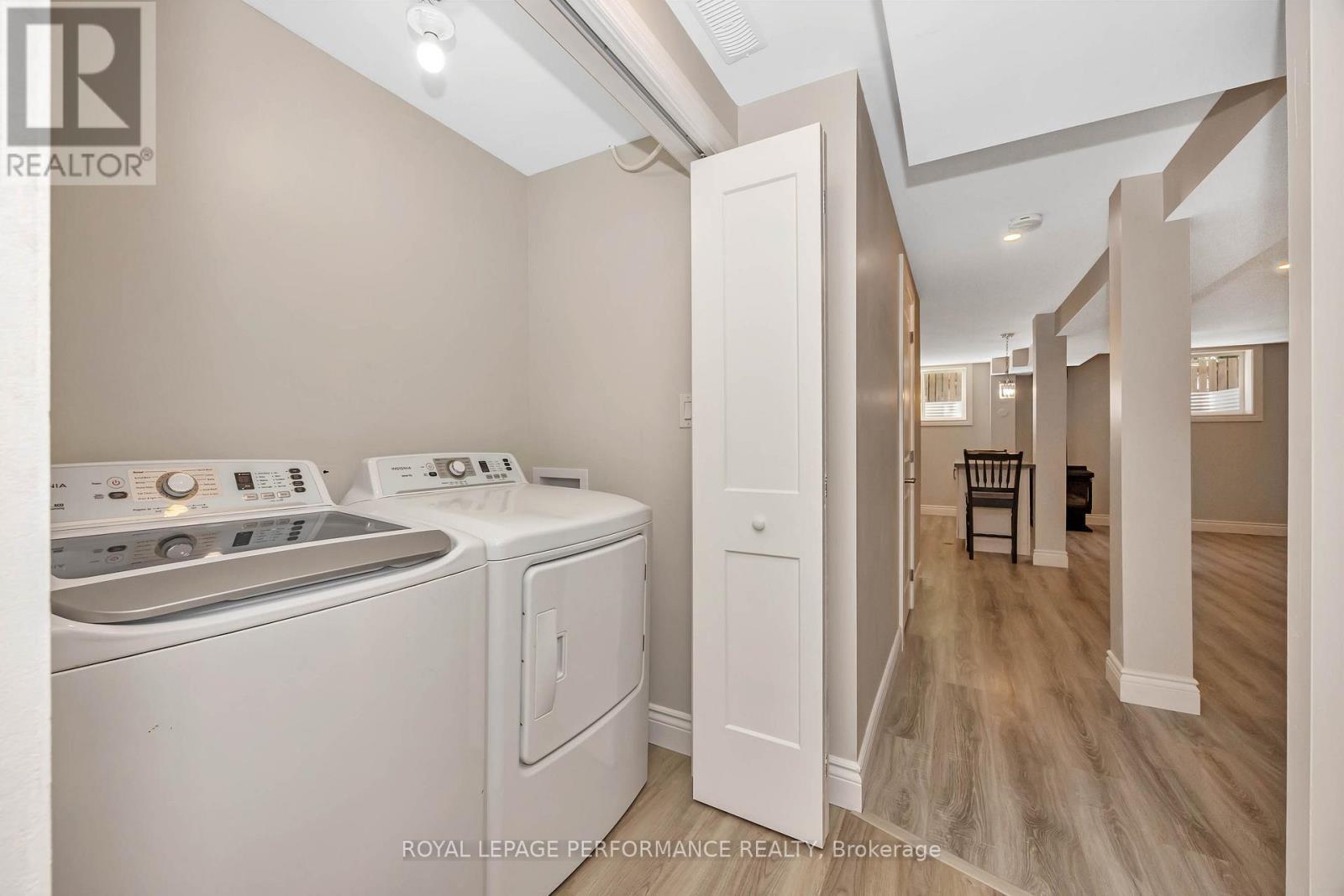 B - 336 Tulip Crescent, Ottawa, ON - Indoor Photo Showing Laundry Room