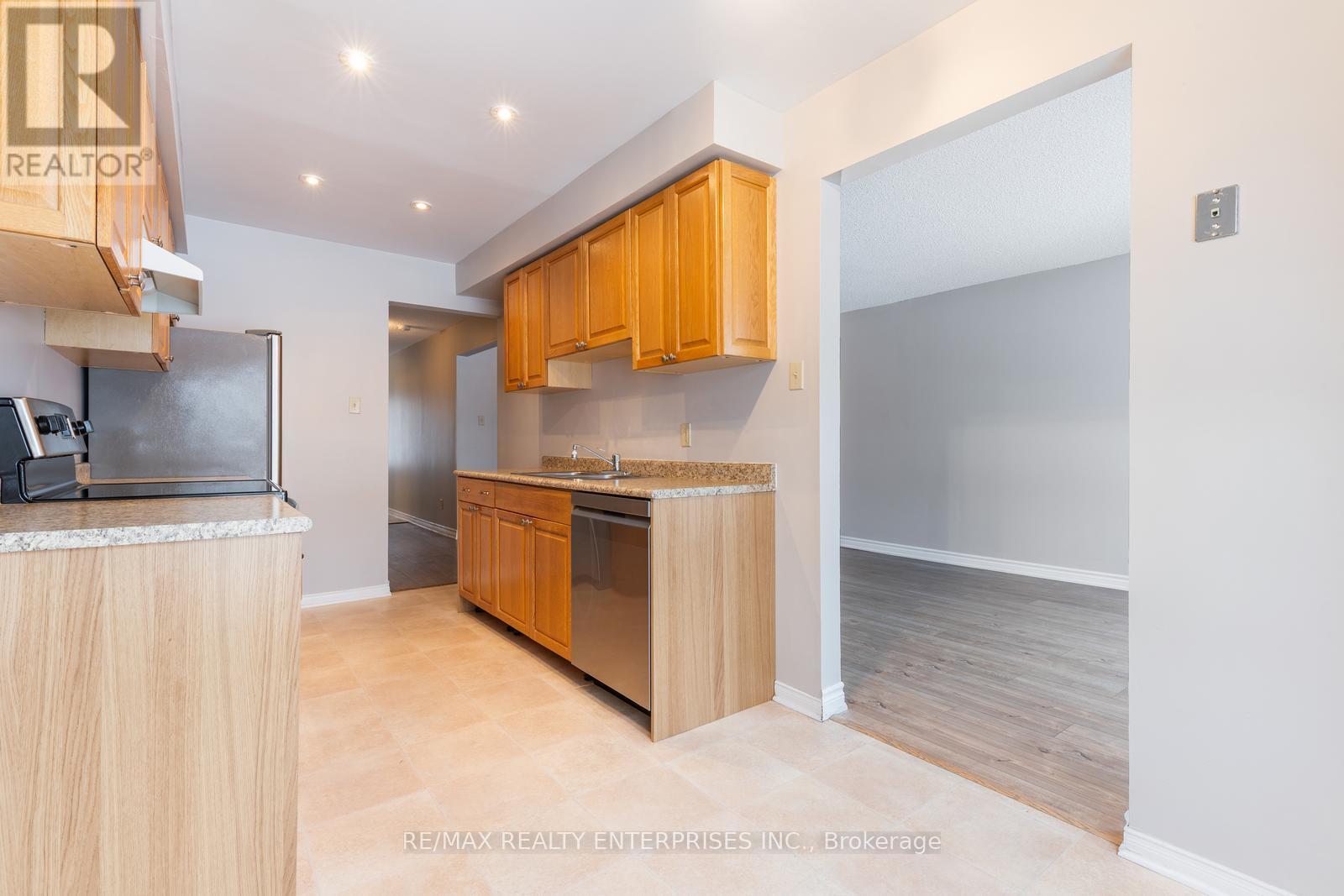 18 - 1176 Kelsey Court, Oakville, ON - Indoor Photo Showing Kitchen