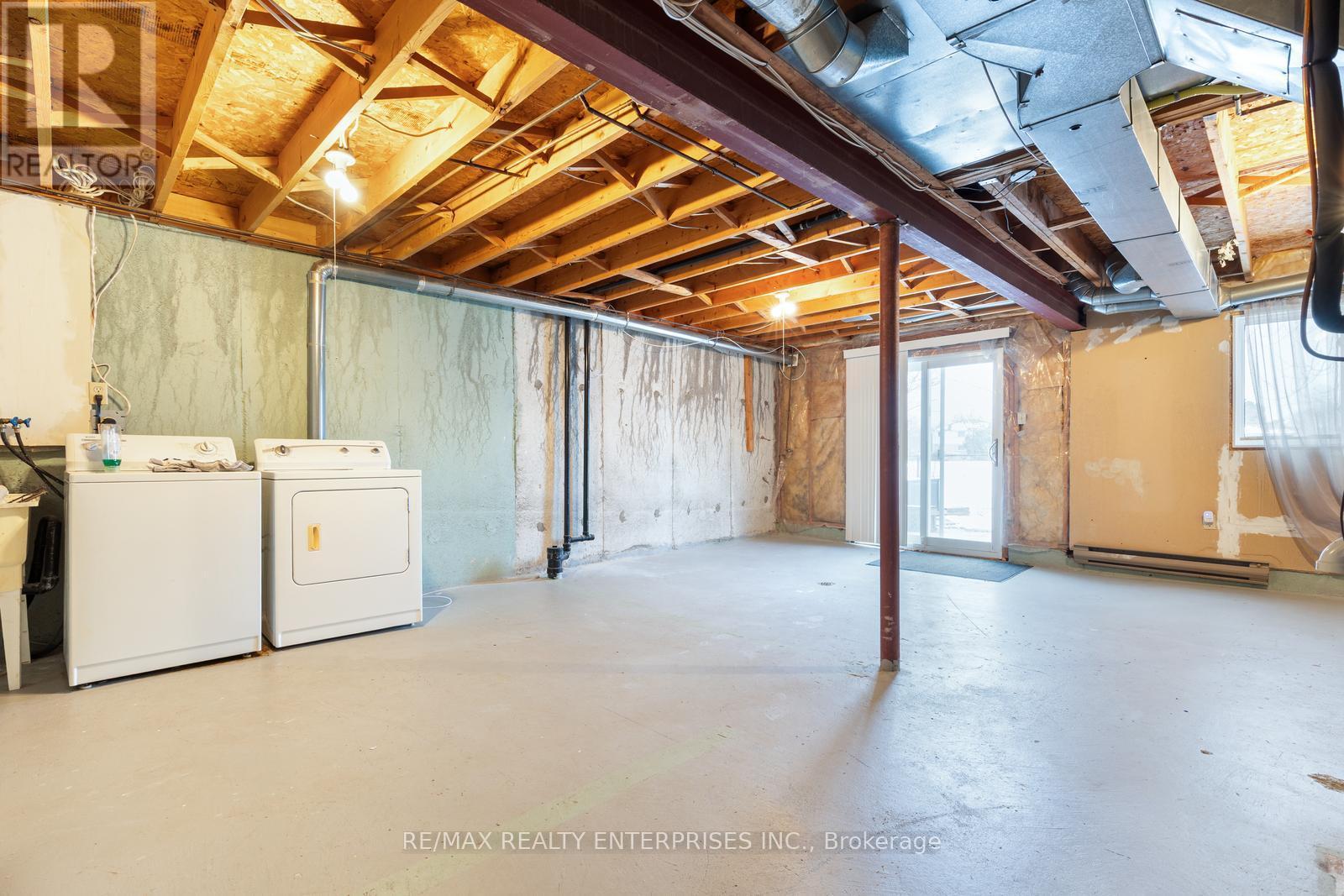 18 - 1176 Kelsey Court, Oakville, ON - Indoor Photo Showing Laundry Room