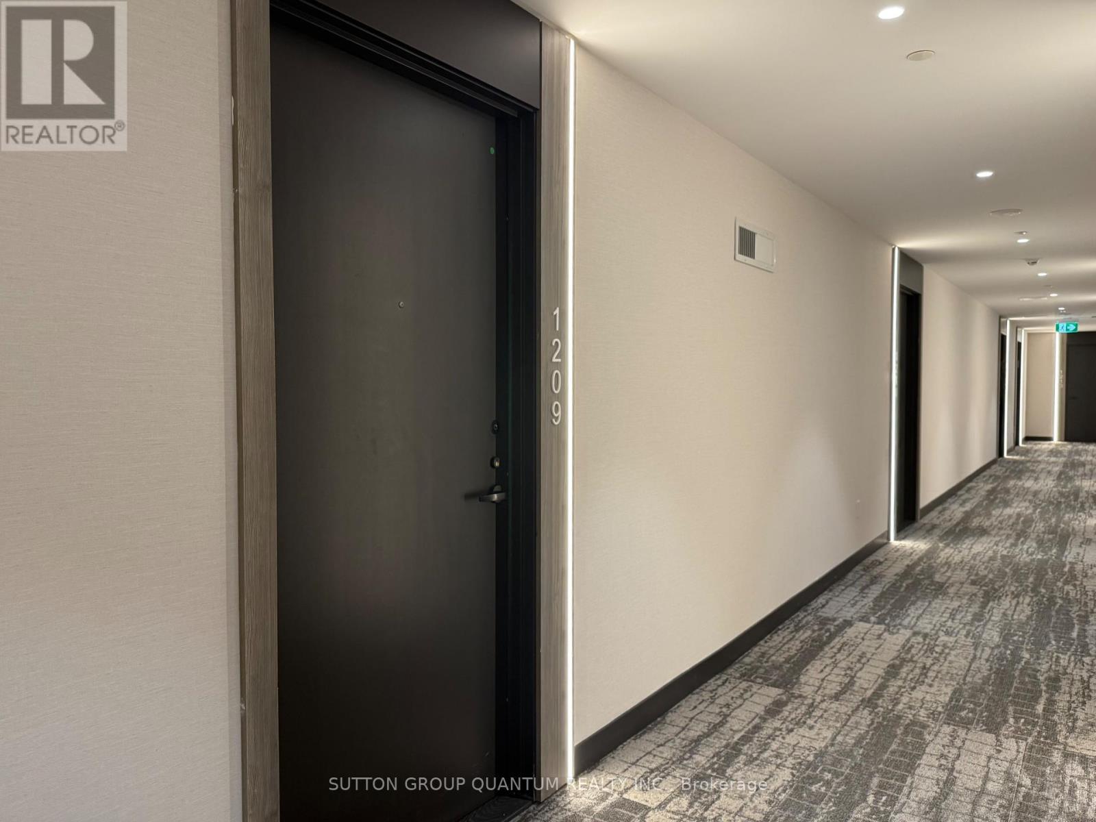 1209 - 220 Missinnihe Way, Mississauga, ON - Indoor Photo Showing Other Room