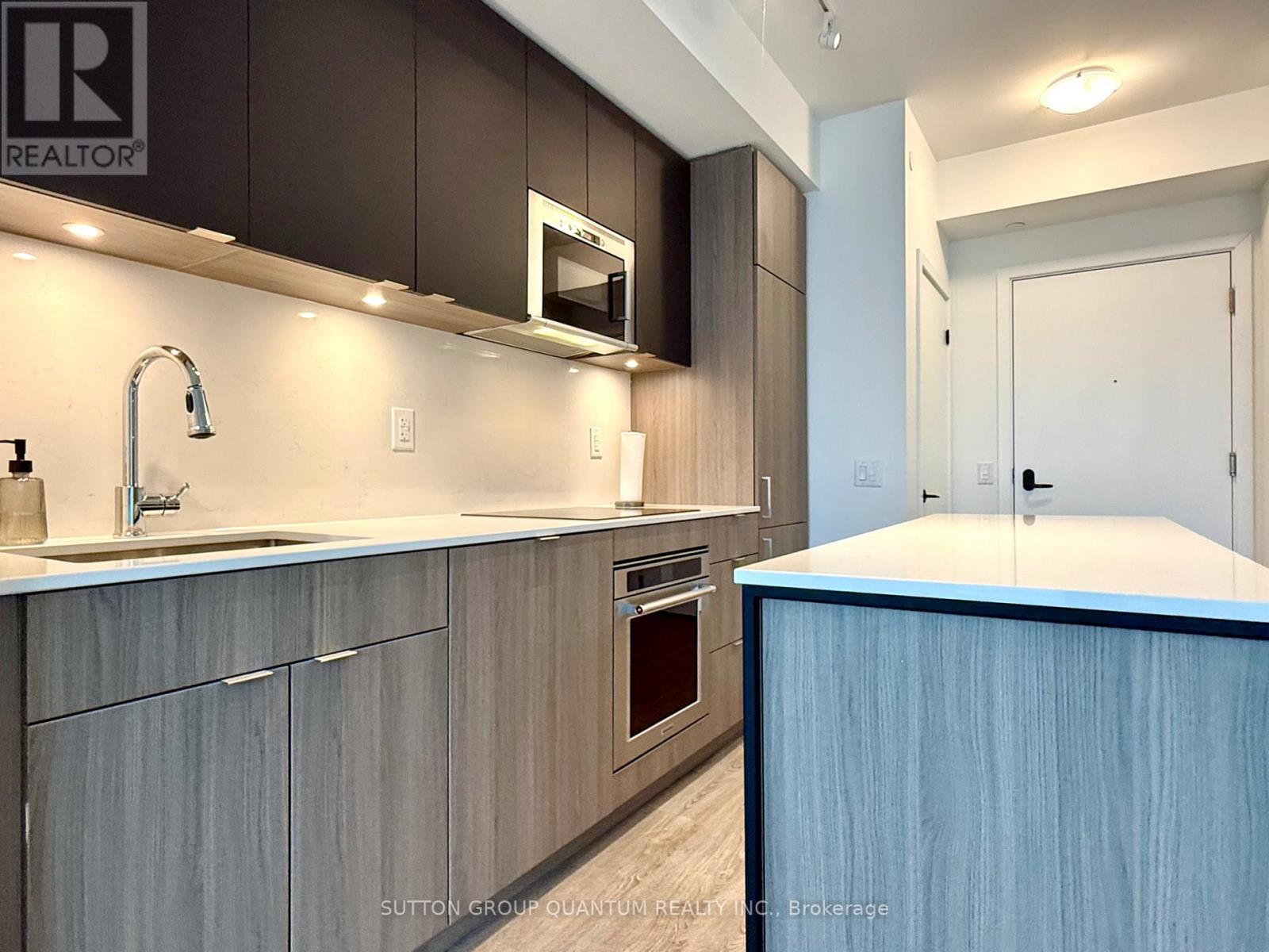 1209 - 220 Missinnihe Way, Mississauga, ON - Indoor Photo Showing Kitchen With Upgraded Kitchen