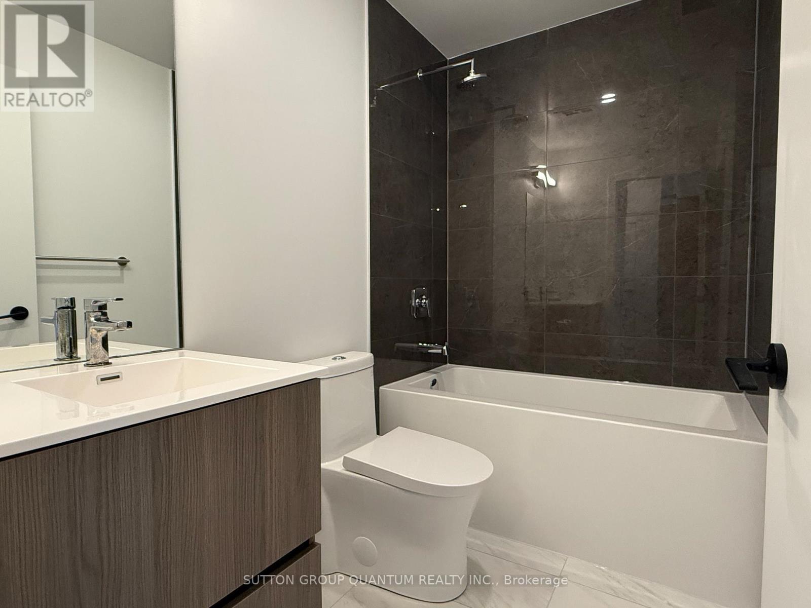 1209 - 220 Missinnihe Way, Mississauga, ON - Indoor Photo Showing Bathroom