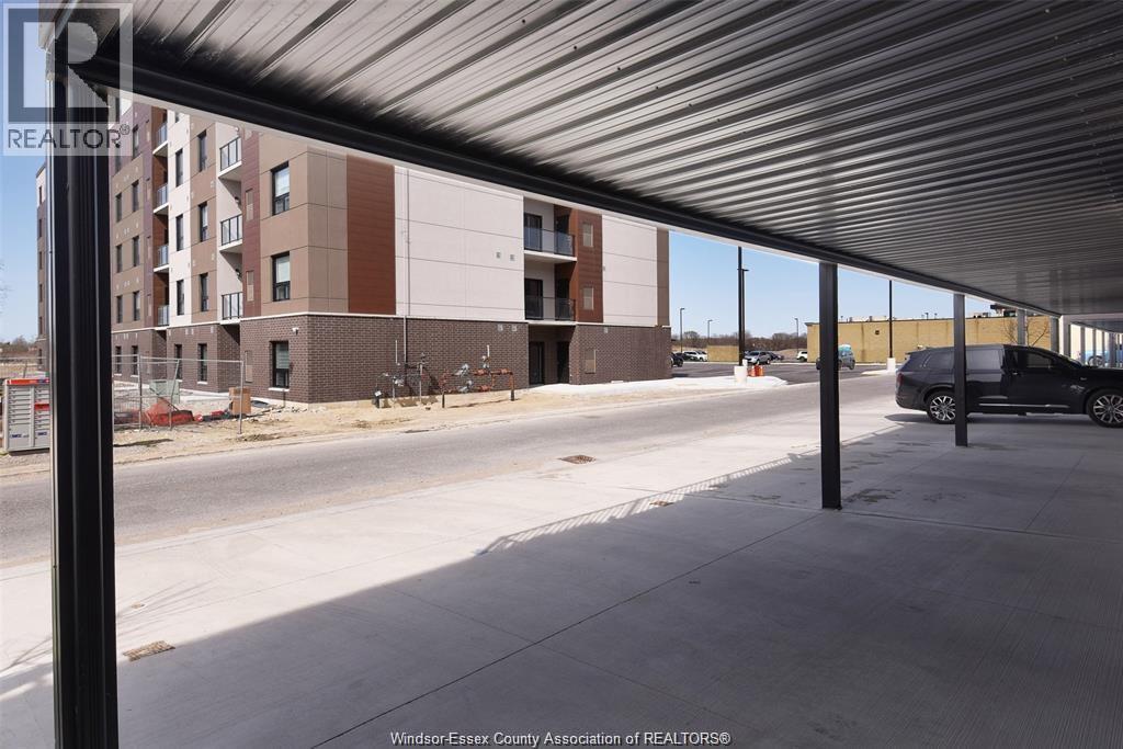 725 Brownstone Drive, Lakeshore, ON - Outdoor