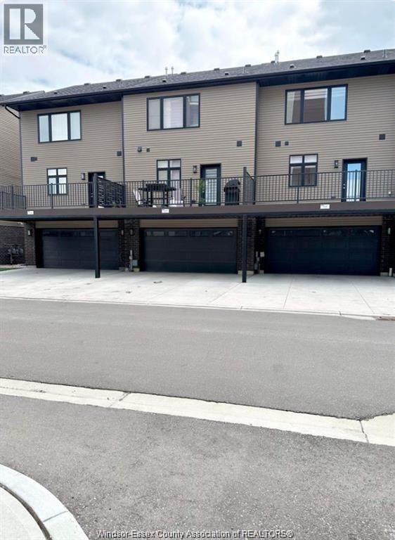 725 Brownstone Drive, Lakeshore, ON - Outdoor With Deck Patio Veranda