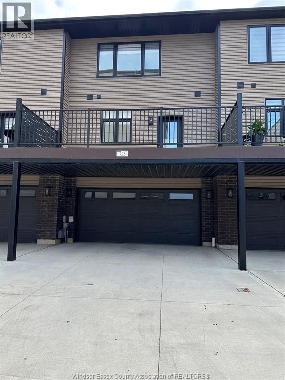 725 Brownstone Drive, Lakeshore, ON - Outdoor