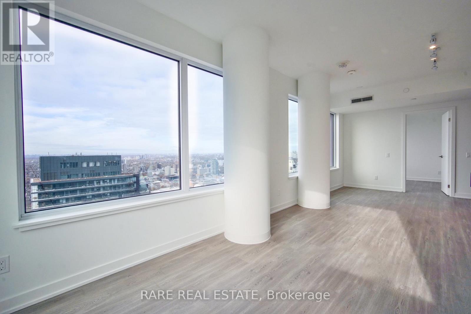 5511 - 8 Wellesley Street W, Toronto, ON - Indoor Photo Showing Other Room