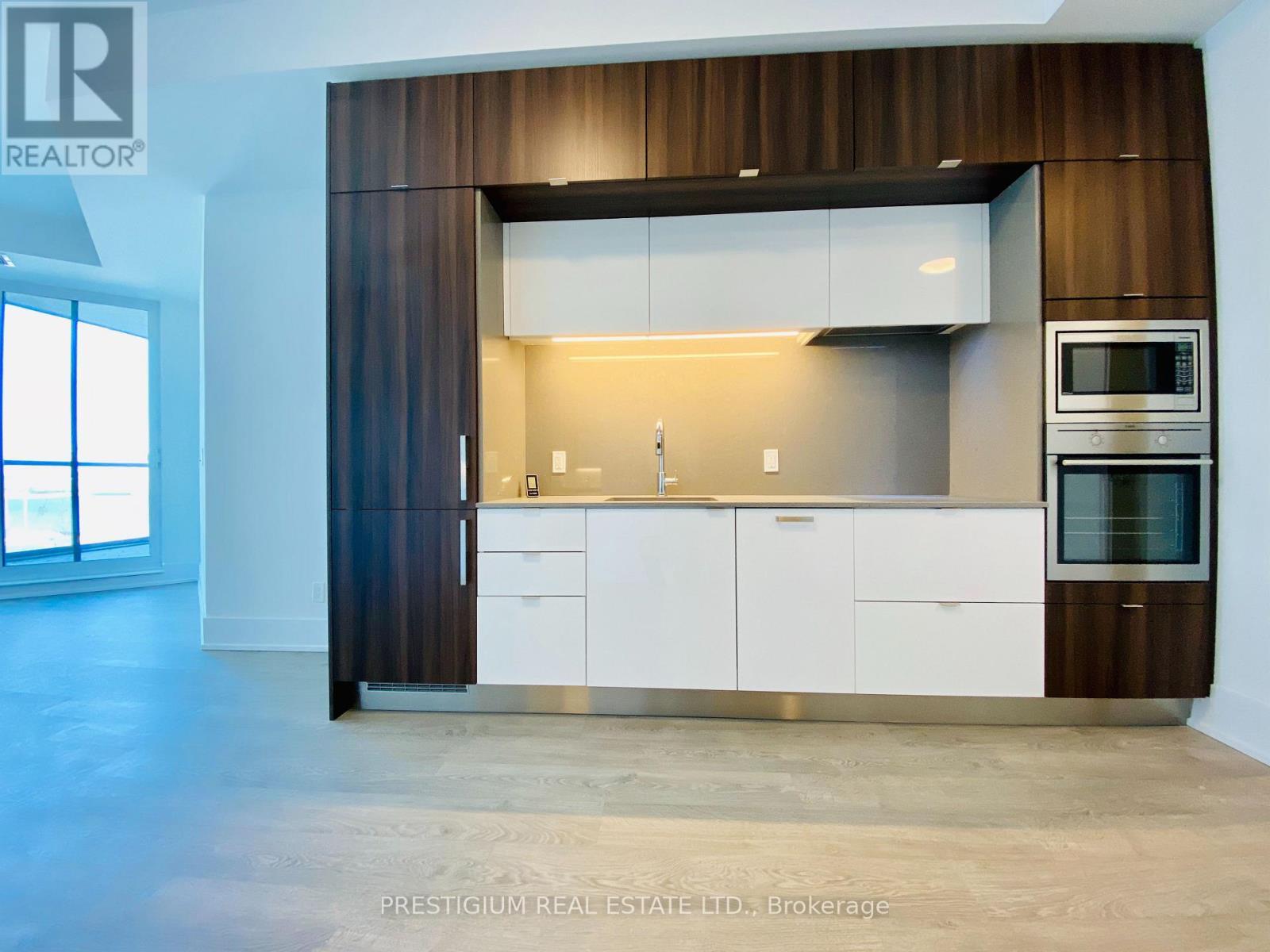 219 - 1 Edgewater Drive, Toronto, ON - Indoor