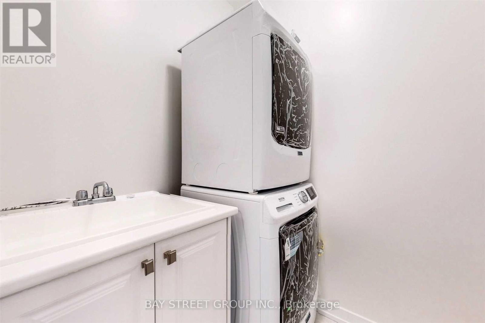 83 Boiton Street, Richmond Hill, ON - Indoor Photo Showing Laundry Room