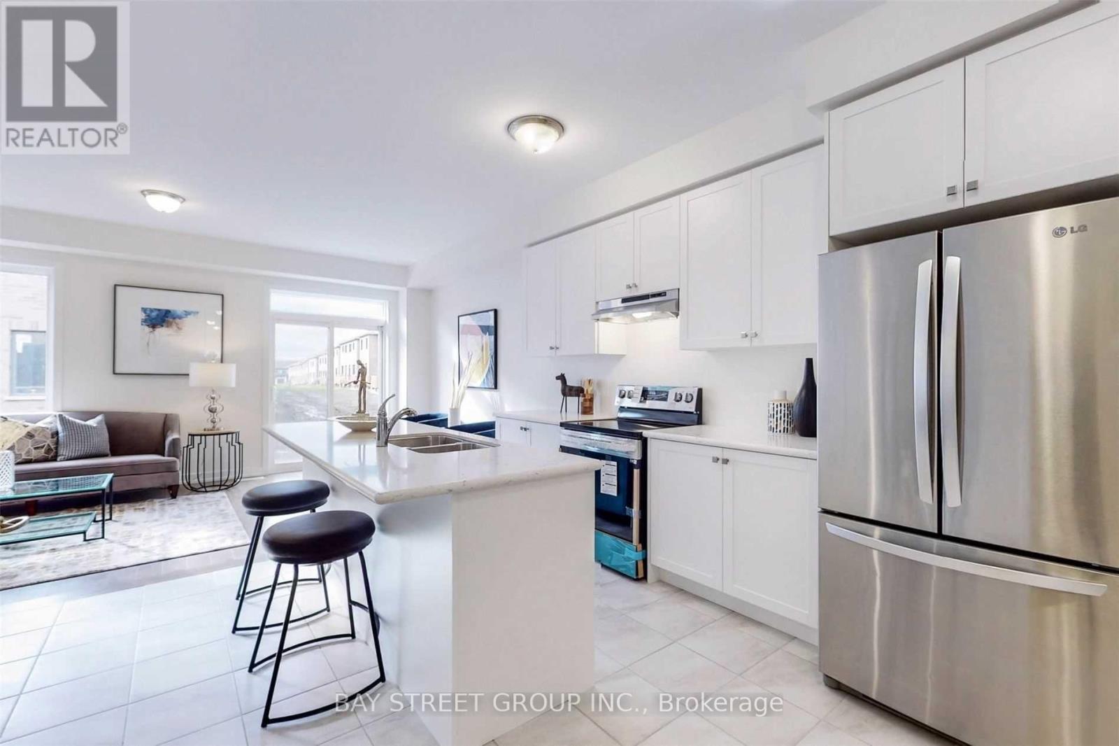 83 Boiton Street, Richmond Hill, ON - Indoor Photo Showing Kitchen With Stainless Steel Kitchen With Double Sink