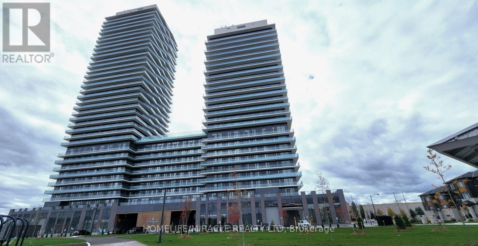 15 Skyridge Drive, Brampton, ON - Outdoor With Facade