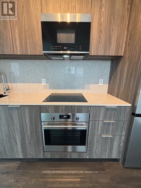 15 Skyridge Drive, Brampton, ON - Indoor Photo Showing Kitchen