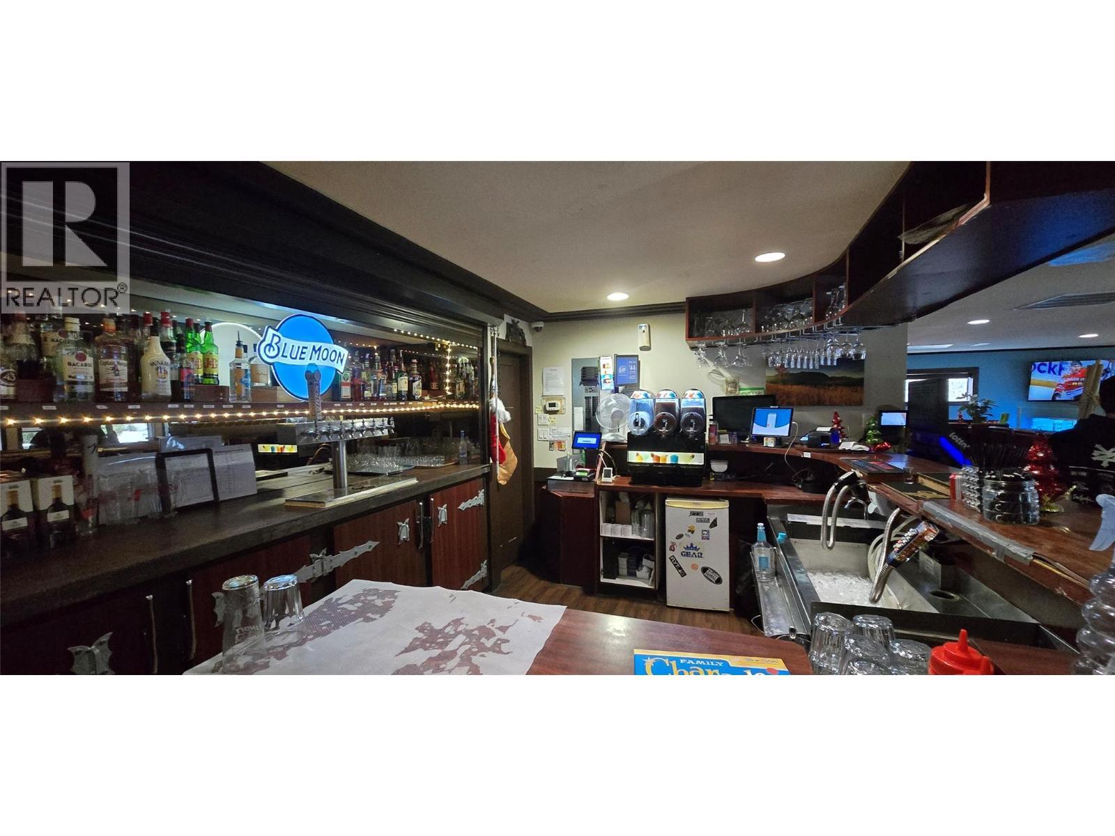 1277 Trans Canada Highway, Sorrento, BC