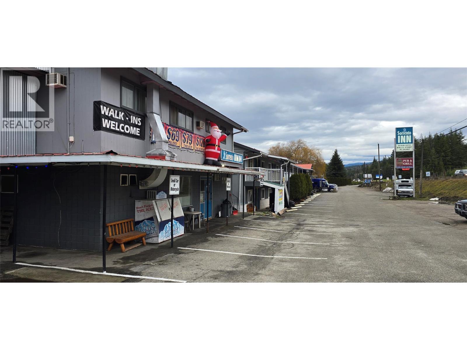 1277 Trans Canada Highway, Sorrento, BC