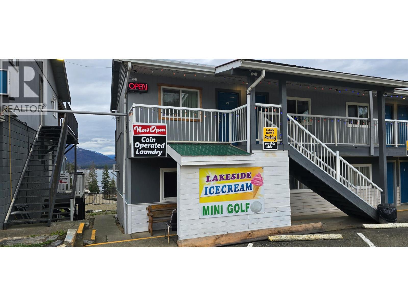 1277 Trans Canada Highway, Sorrento, BC