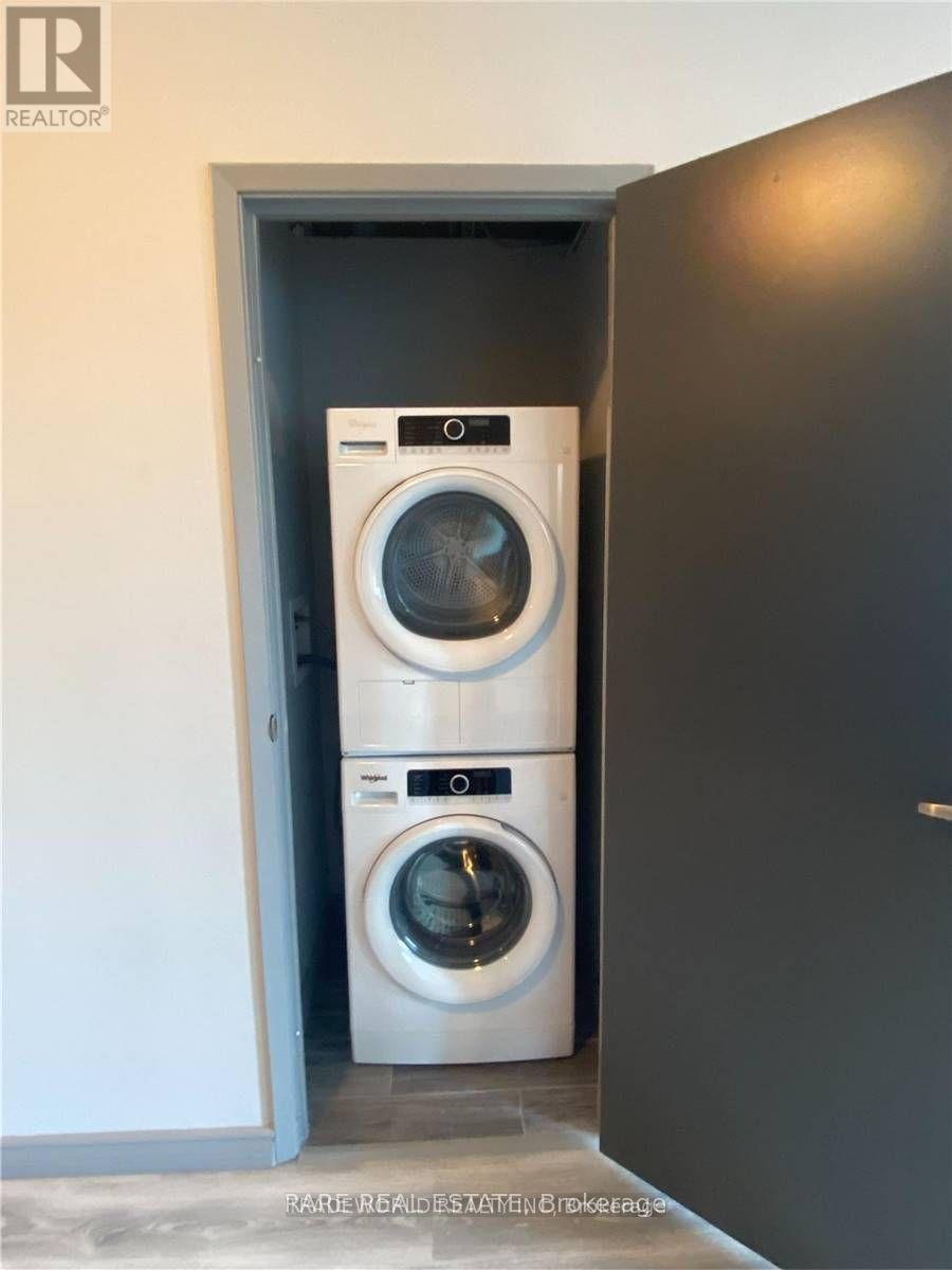 B411 - 275 Larch Street, Waterloo, ON - Indoor Photo Showing Laundry Room