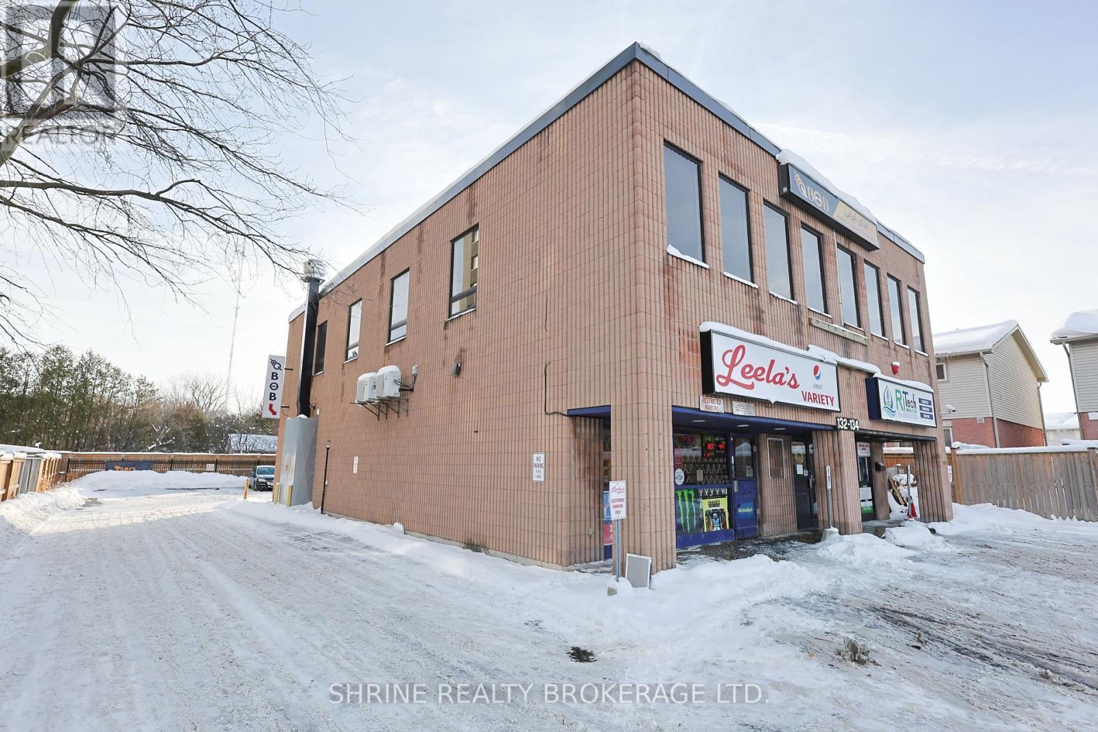 Upper - 134 Commissioners Road W, London South (South O), ON