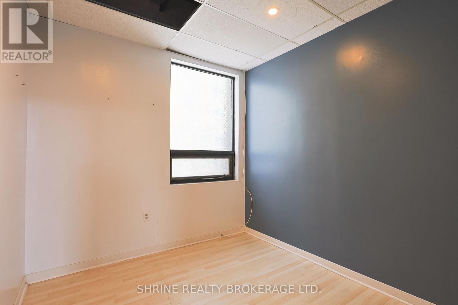 Upper - 134 Commissioners Road W, London South (South O), ON