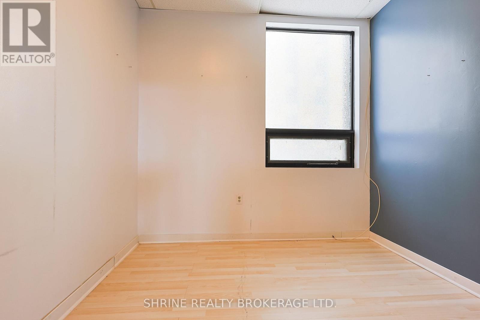 Upper - 134 Commissioners Road W, London South (South O), ON