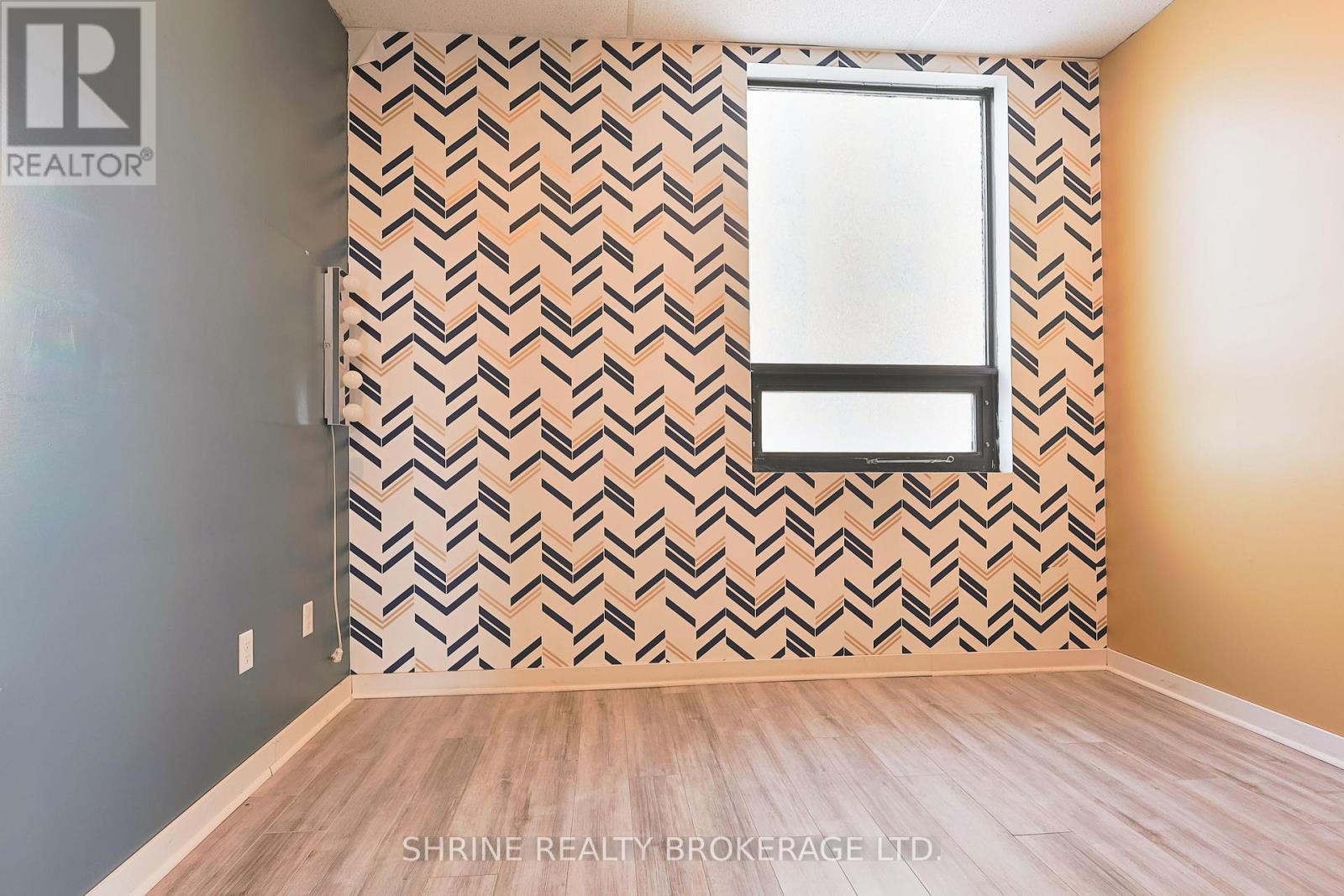 Upper - 134 Commissioners Road W, London South (South O), ON