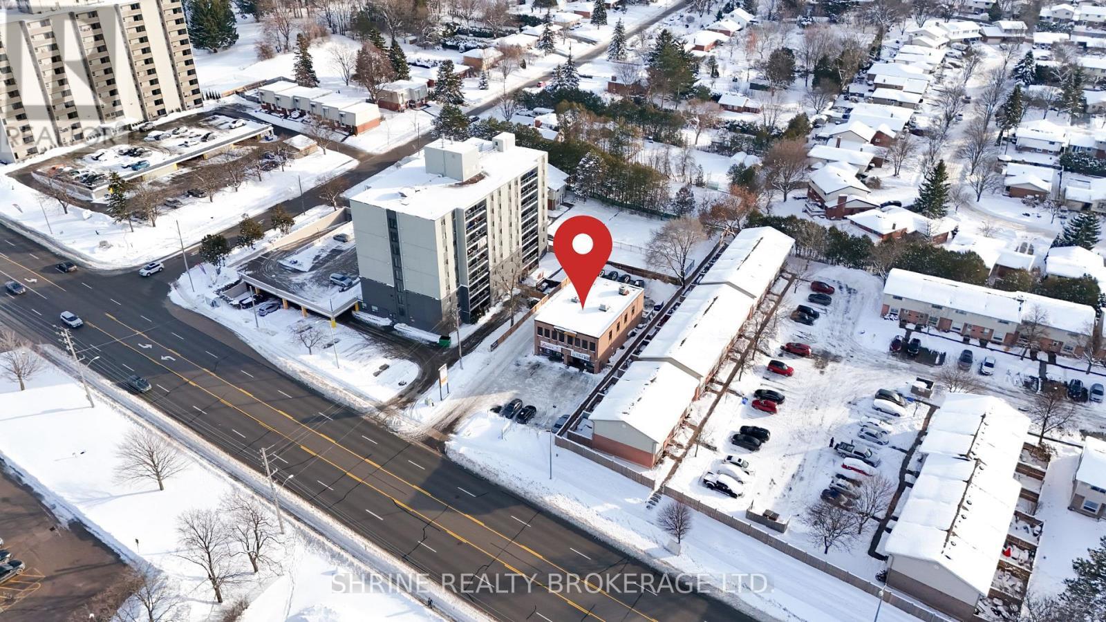 Upper - 134 Commissioners Road W, London South (South O), ON