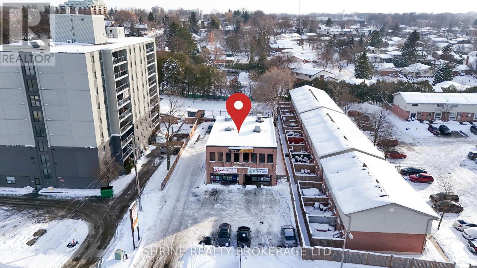 Upper - 134 Commissioners Road W, London South (South O), ON