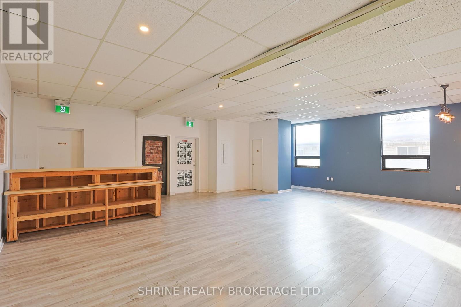 Upper - 134 Commissioners Road W, London South (South O), ON