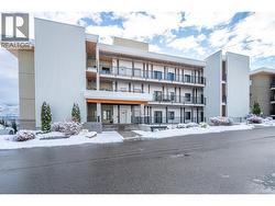 400 VISTA Park Unit# 421 Penticton, BC V2A 0B2