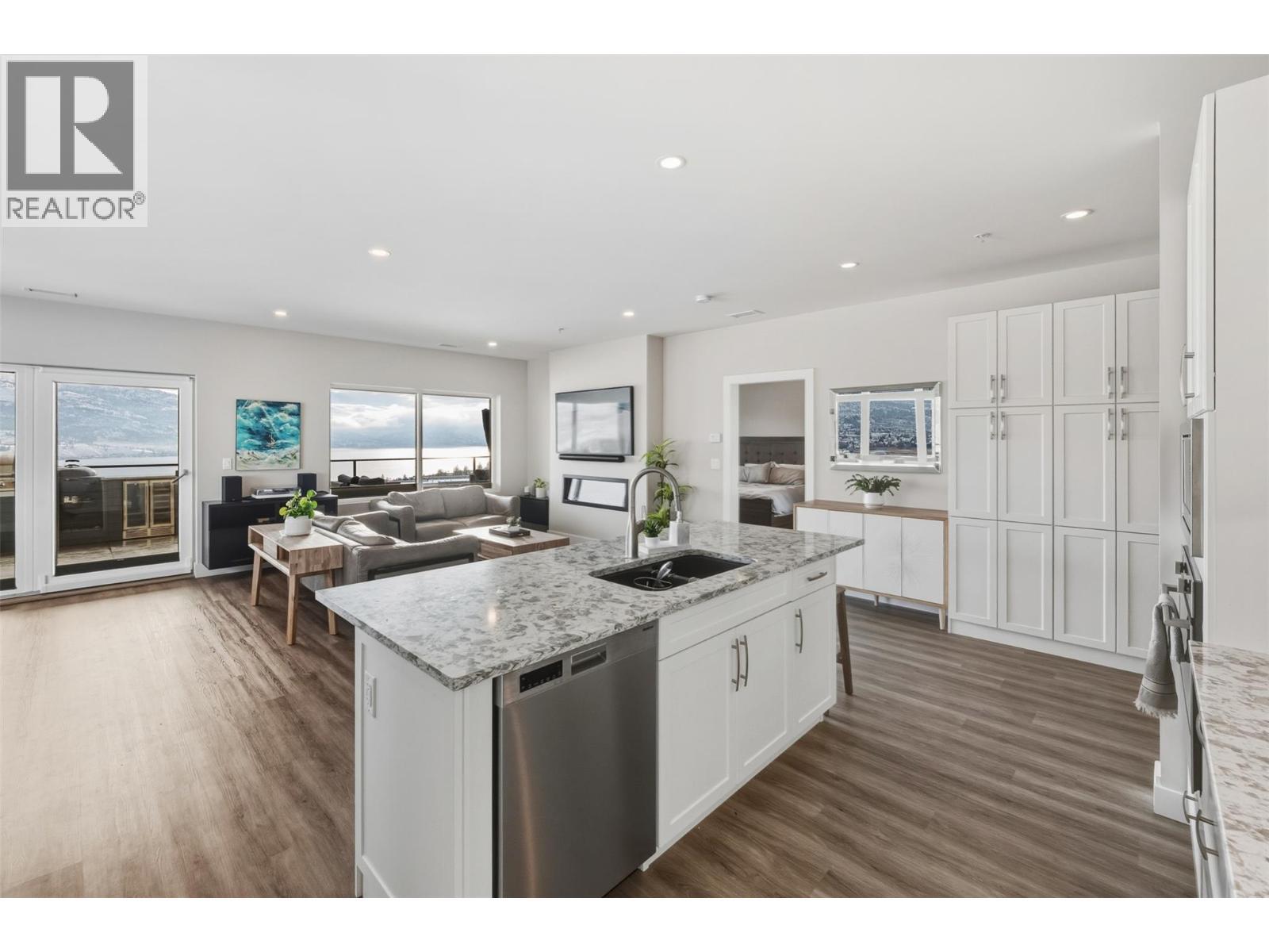 400 Vista Park Unit# 421, Penticton, BC - Indoor Photo Showing Kitchen With Upgraded Kitchen