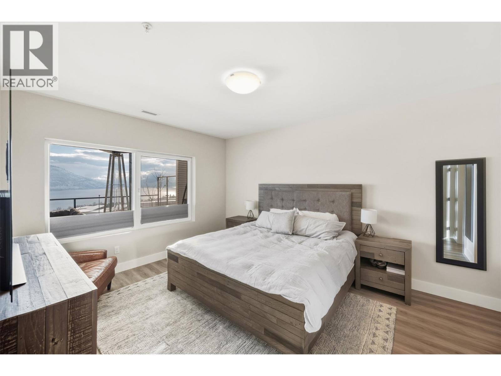 400 Vista Park Unit# 421, Penticton, BC - Indoor Photo Showing Bedroom