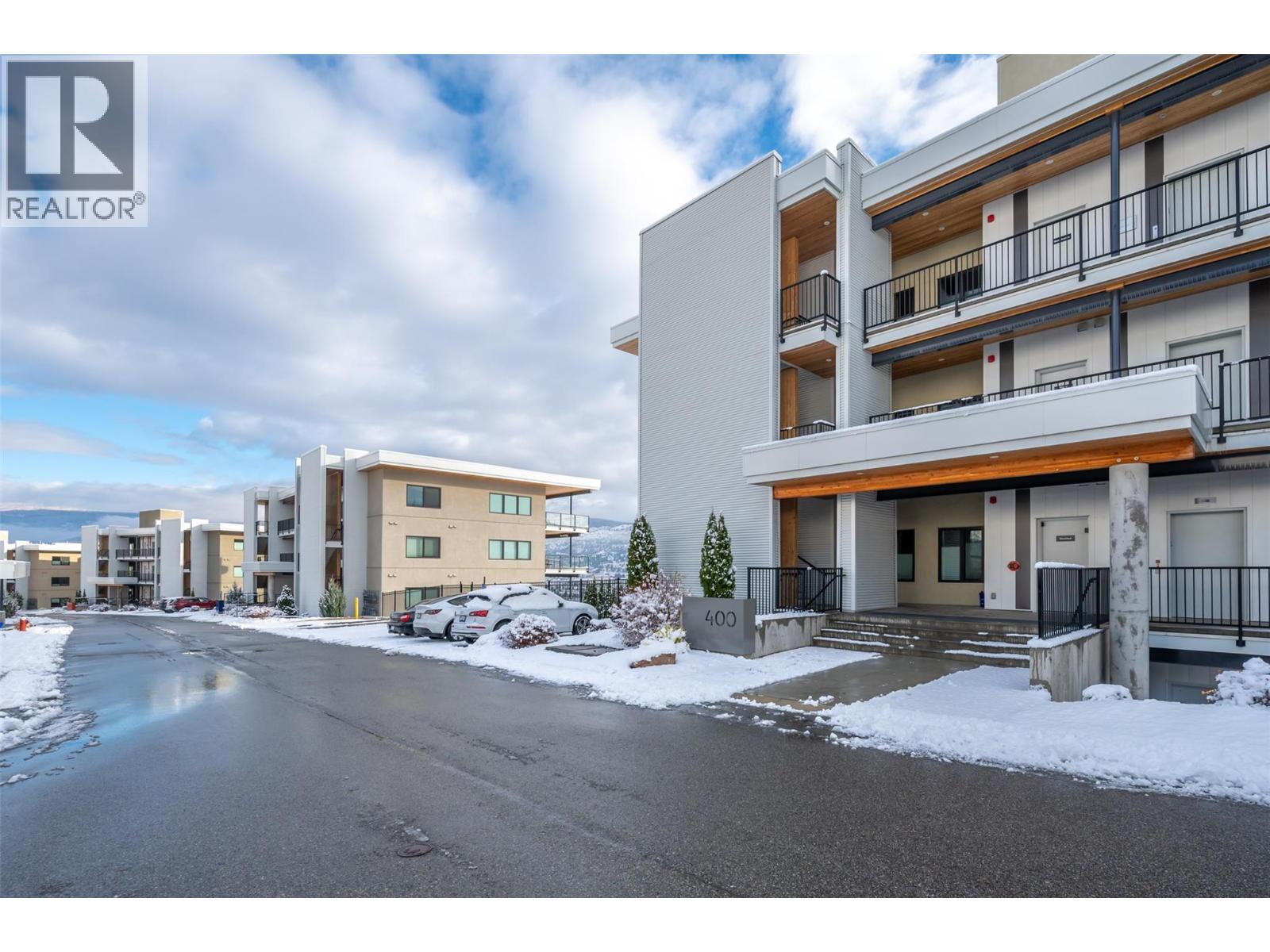 400 Vista Park Unit# 421, Penticton, BC - Outdoor With Facade