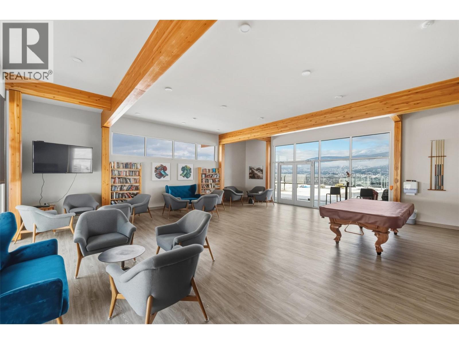 Clubhouse Meeting Room - 400 Vista Park Unit# 421, Penticton, BC - Indoor Photo Showing Living Room