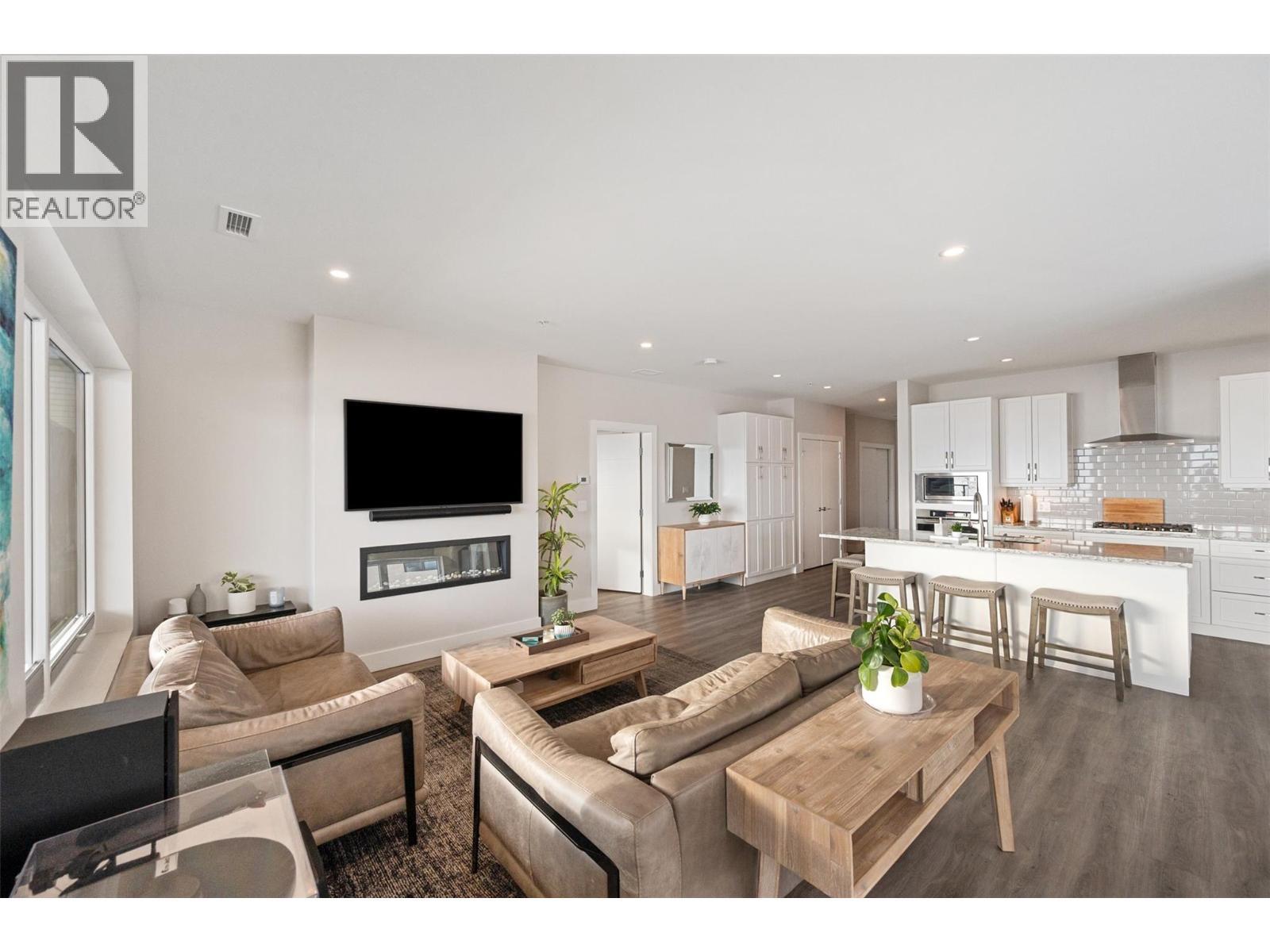 400 Vista Park Unit# 421, Penticton, BC - Indoor Photo Showing Other Room With Fireplace