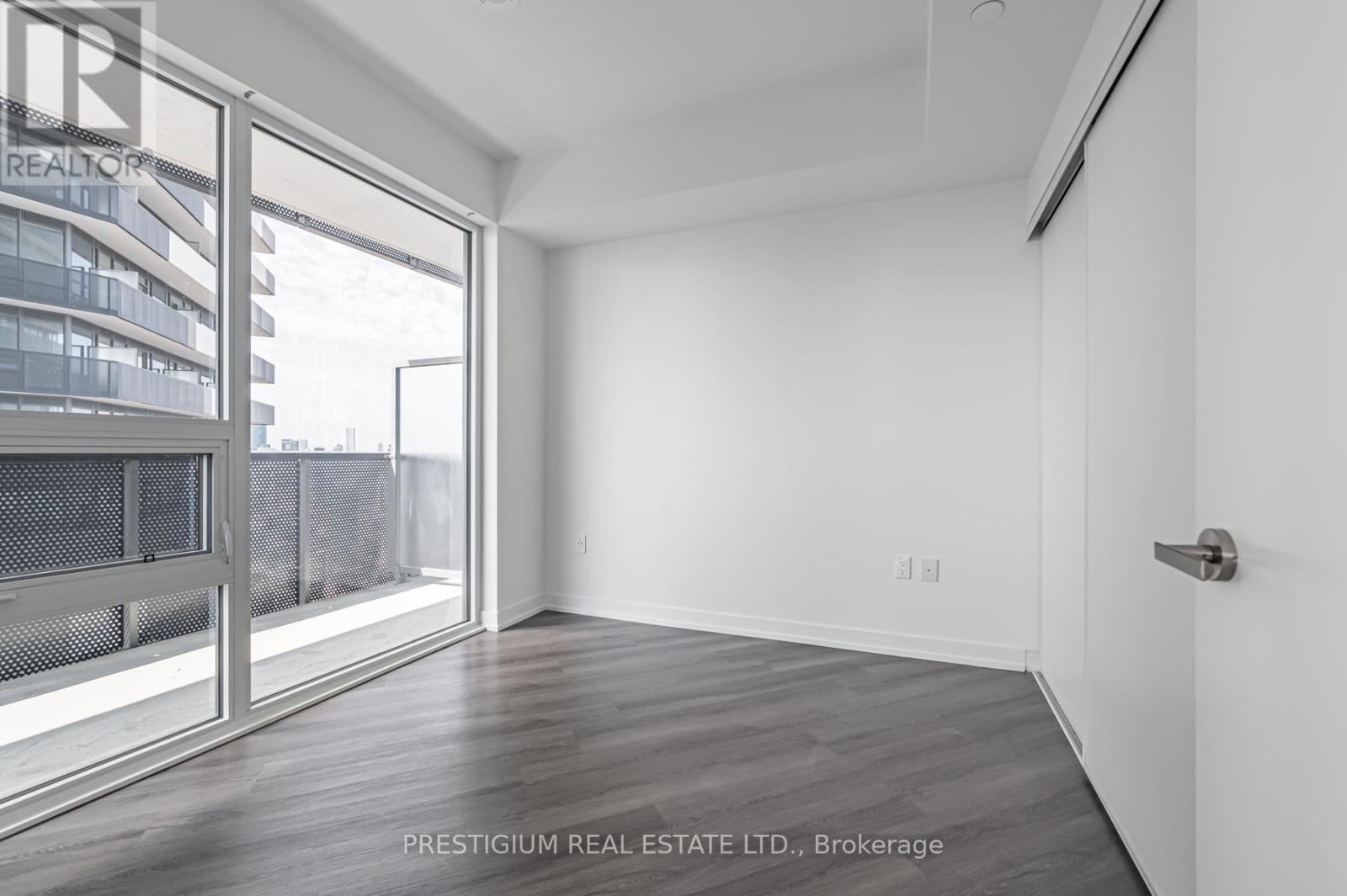 6811 - 138 Downes Street, Toronto, ON - Indoor Photo Showing Other Room