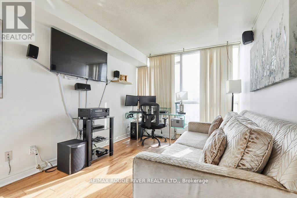 1103 - 4725 Sheppard Avenue E, Toronto, ON - Indoor Photo Showing Living Room