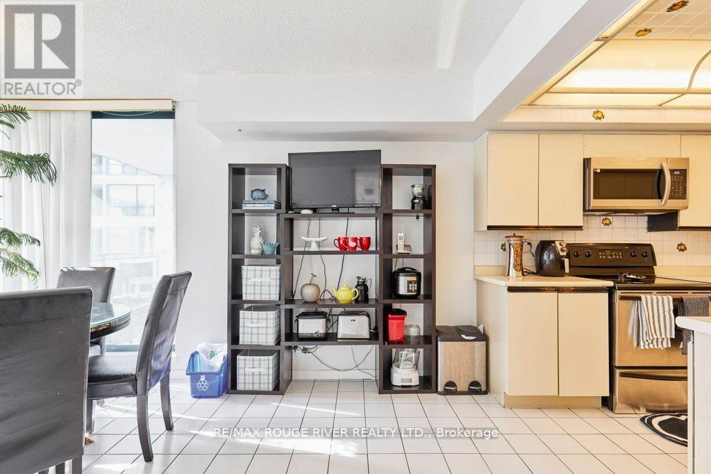 1103 - 4725 Sheppard Avenue E, Toronto, ON - Indoor Photo Showing Kitchen