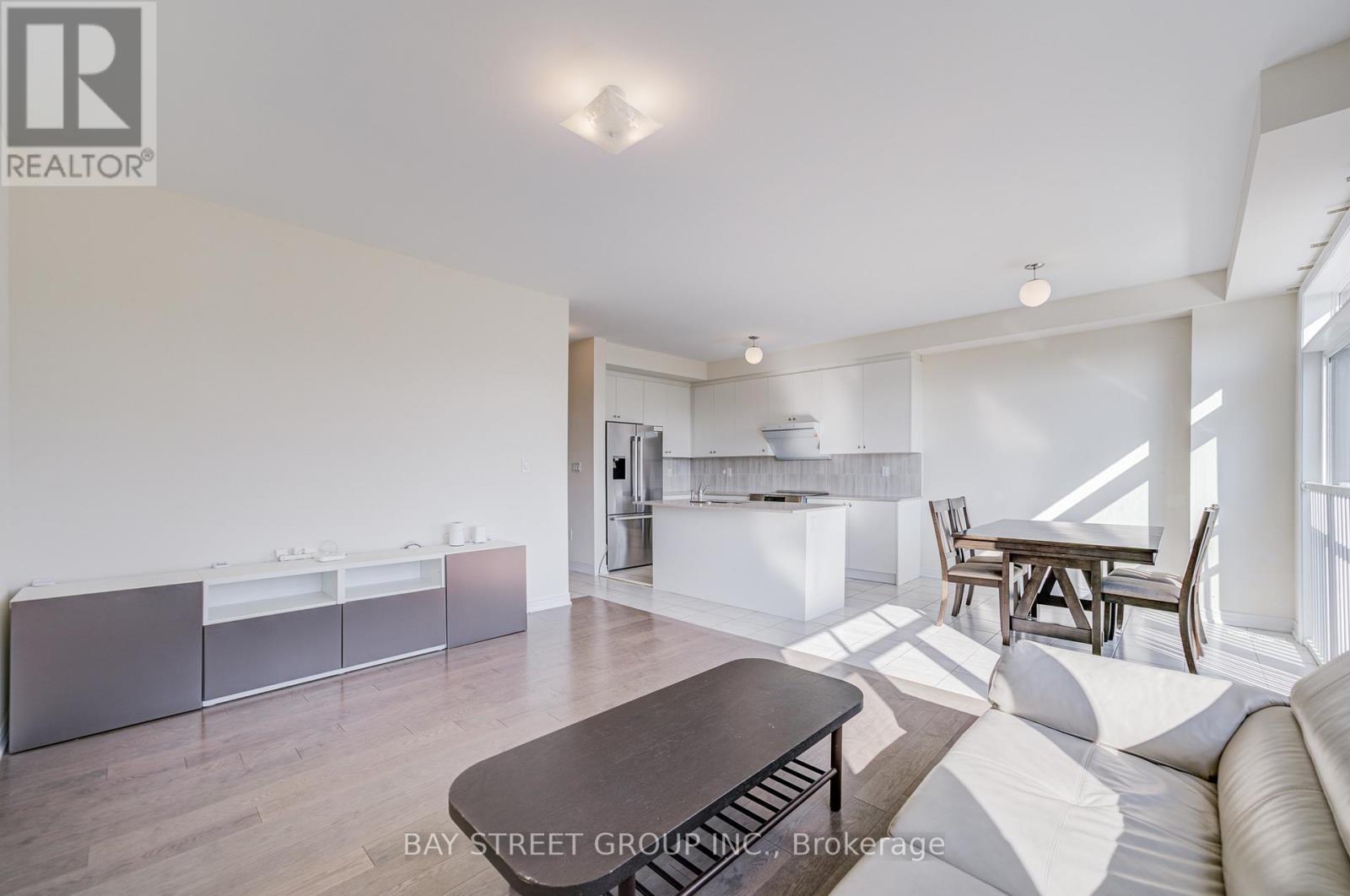 2643 Delphinium Trail, Pickering, ON - Indoor Photo Showing Living Room