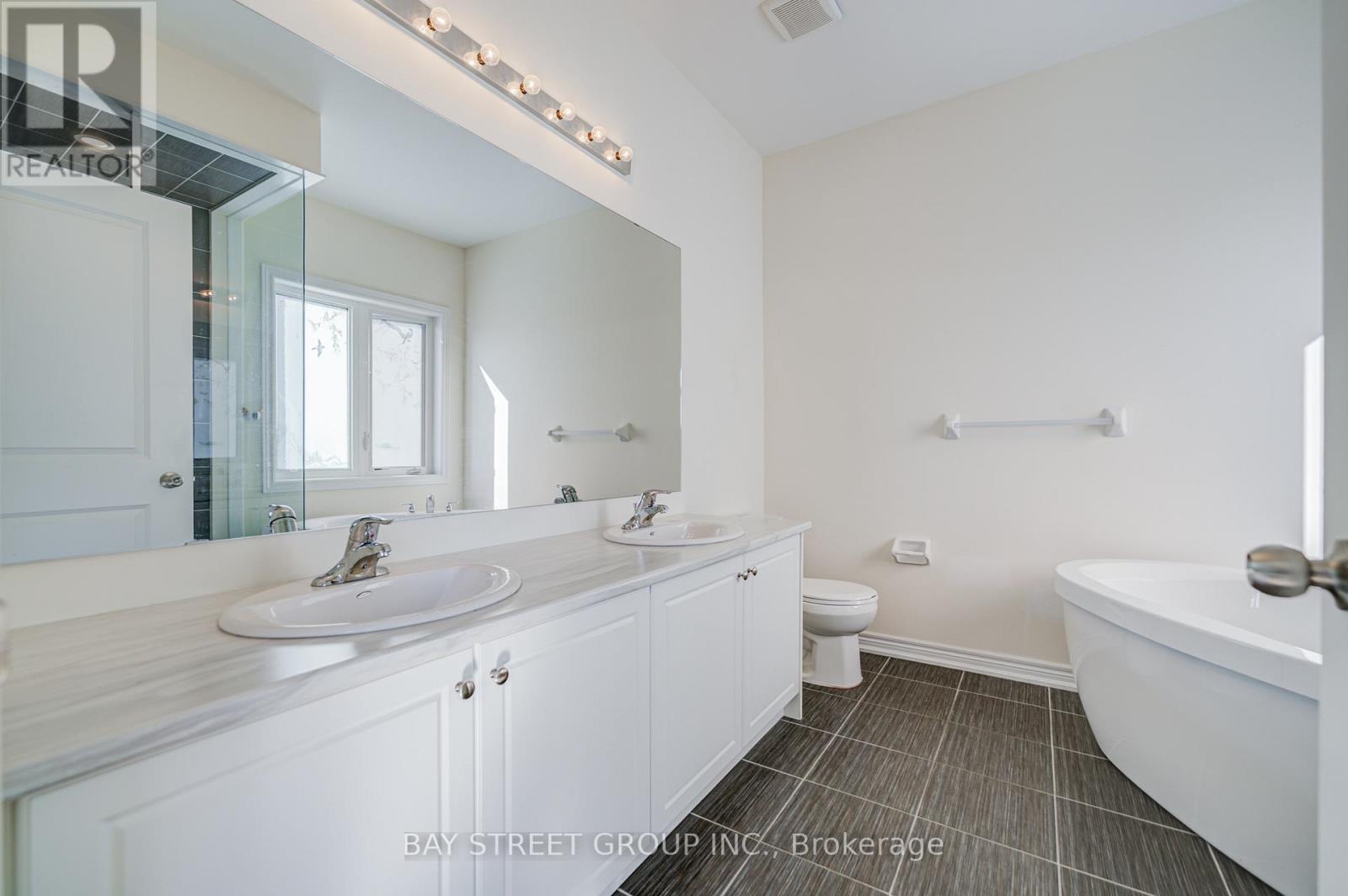 2643 Delphinium Trail, Pickering, ON - Indoor Photo Showing Bathroom
