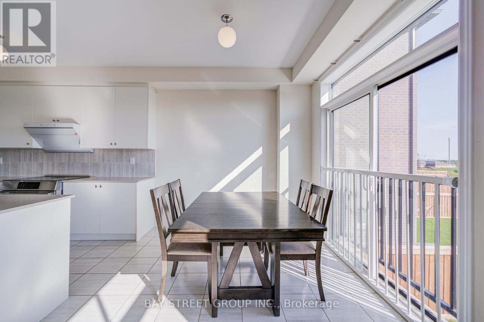 2643 Delphinium Trail, Pickering, ON - Indoor Photo Showing Dining Room